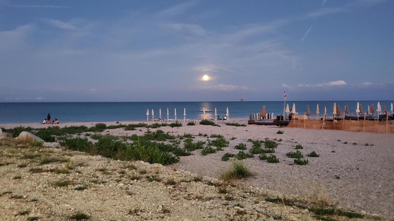B&B Lido Apartament 10A Чивитанова Марке Екстериор снимка